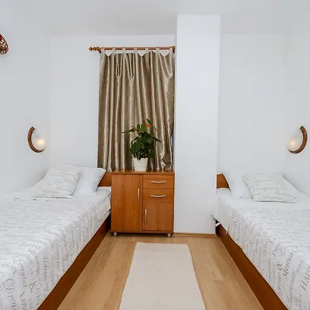 Апартаменты Kate's Place *