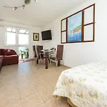 Apartman Kate's Place *